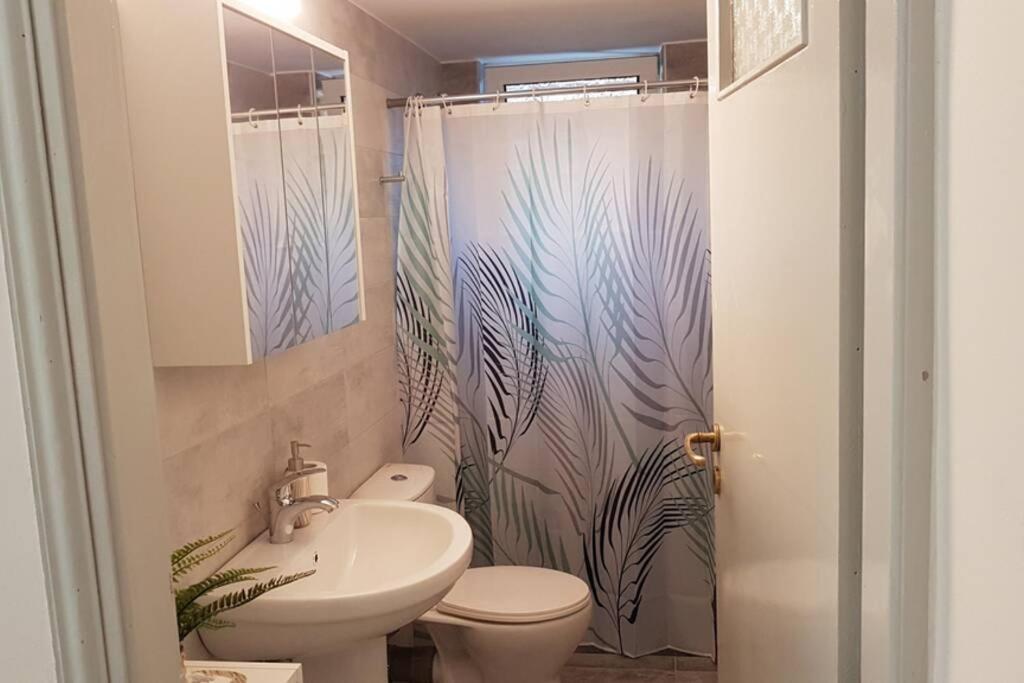 Ellis With Private Entrance And Veranda Apartament *