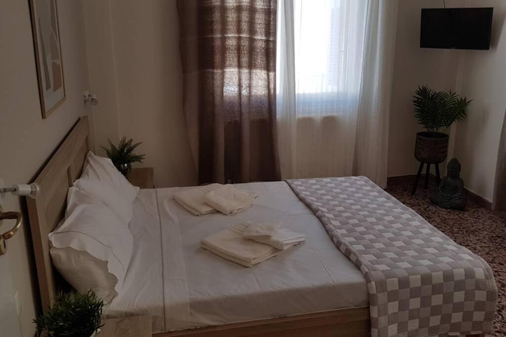 Ellis With Private Entrance And Veranda Apartament *