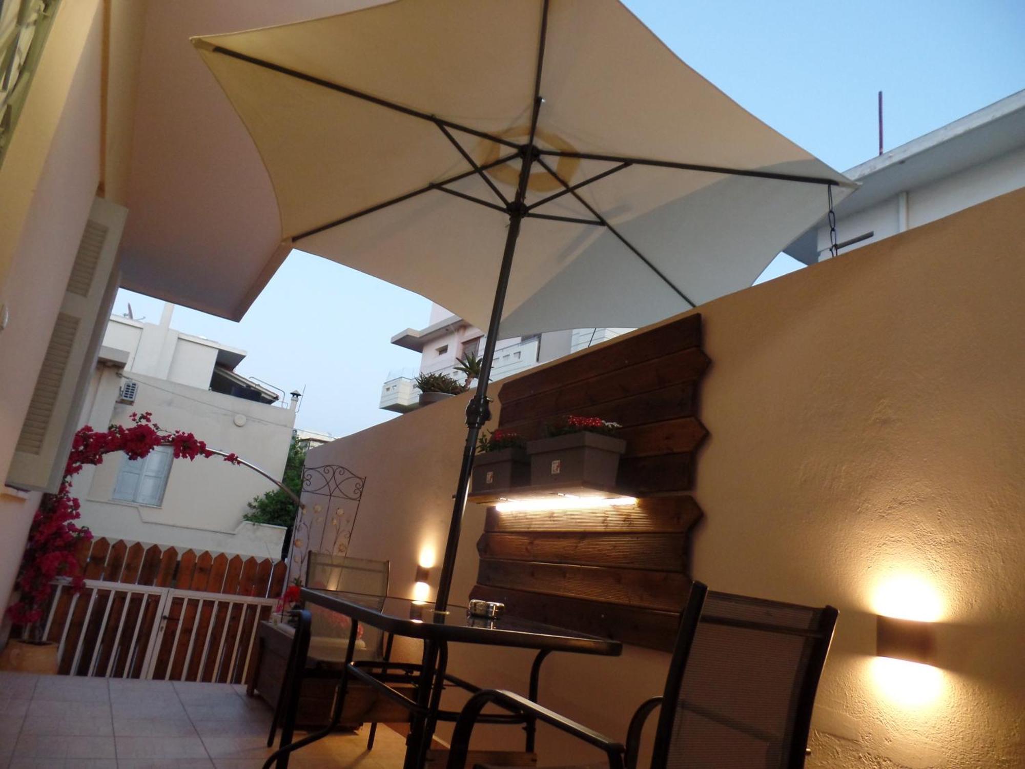 Ellis With Private Entrance And Veranda Apartament *